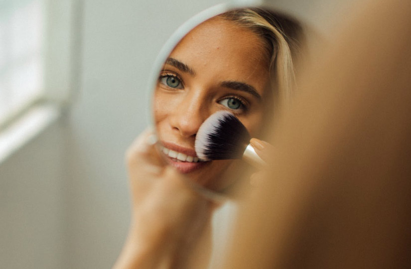 Как скрыть с помощью макияжа надоевшие веснушки? | VK